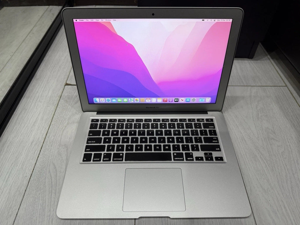 MacBook Air 2015 13.3” – Core i5 | 4GB RAM | 128GB SSD