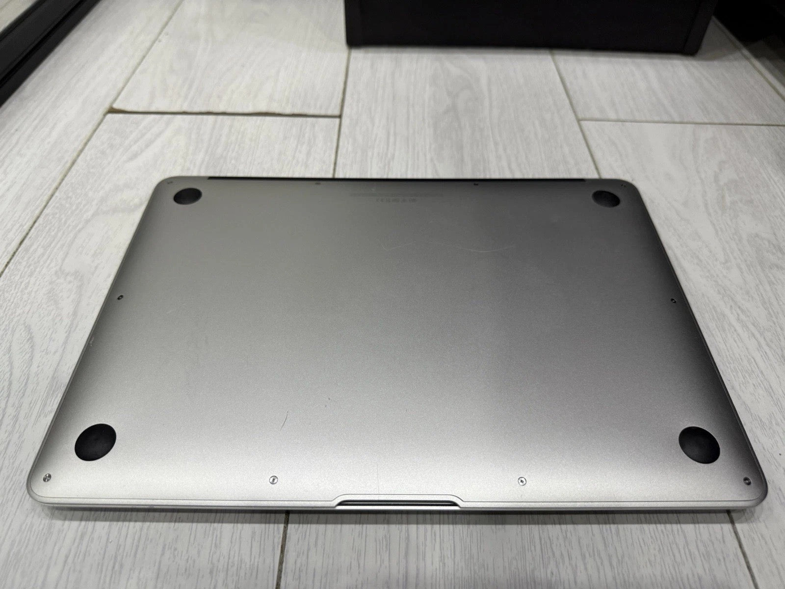 MacBook Air 2015 13.3” – Core i5 | 4GB RAM | 128GB SSD