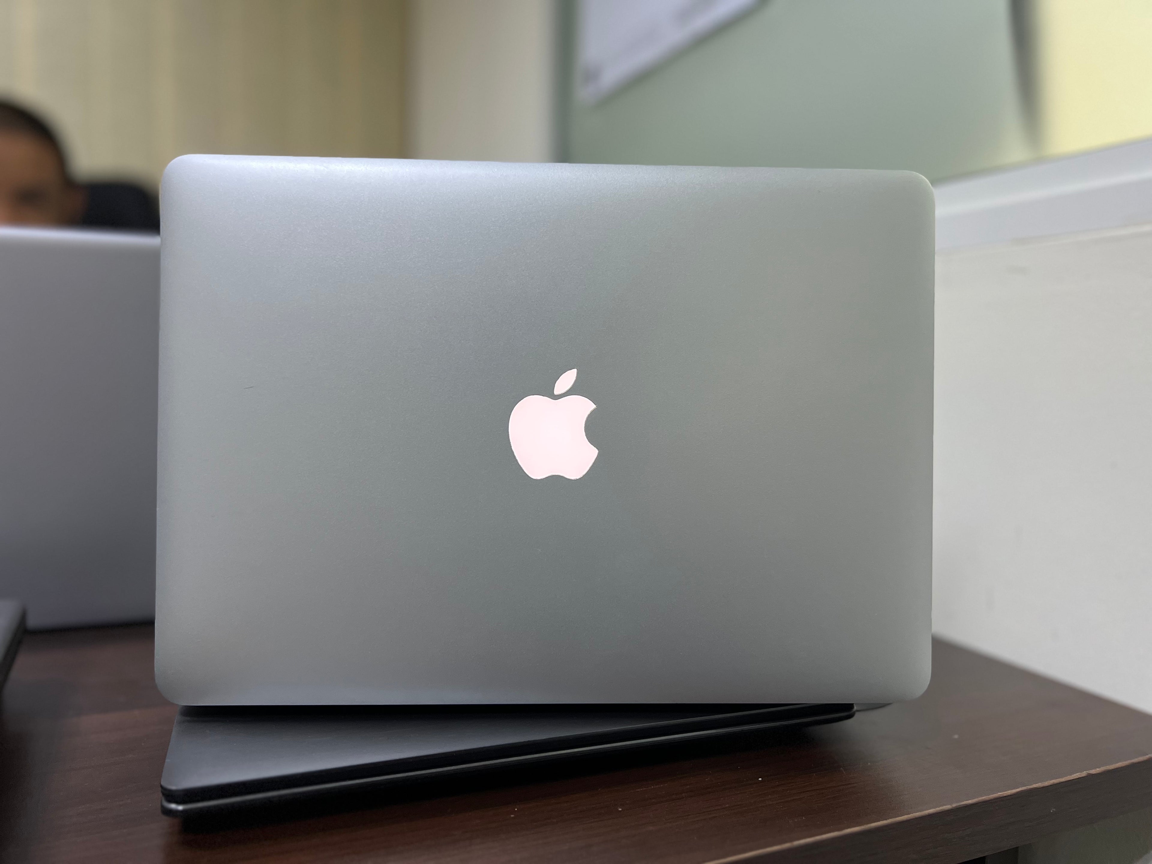MacBook Air 2015 | Core i5 | 4GB RAM | 128GB SSD | macOS Sequoia | 13.3” Display | Budget Apple Laptop
