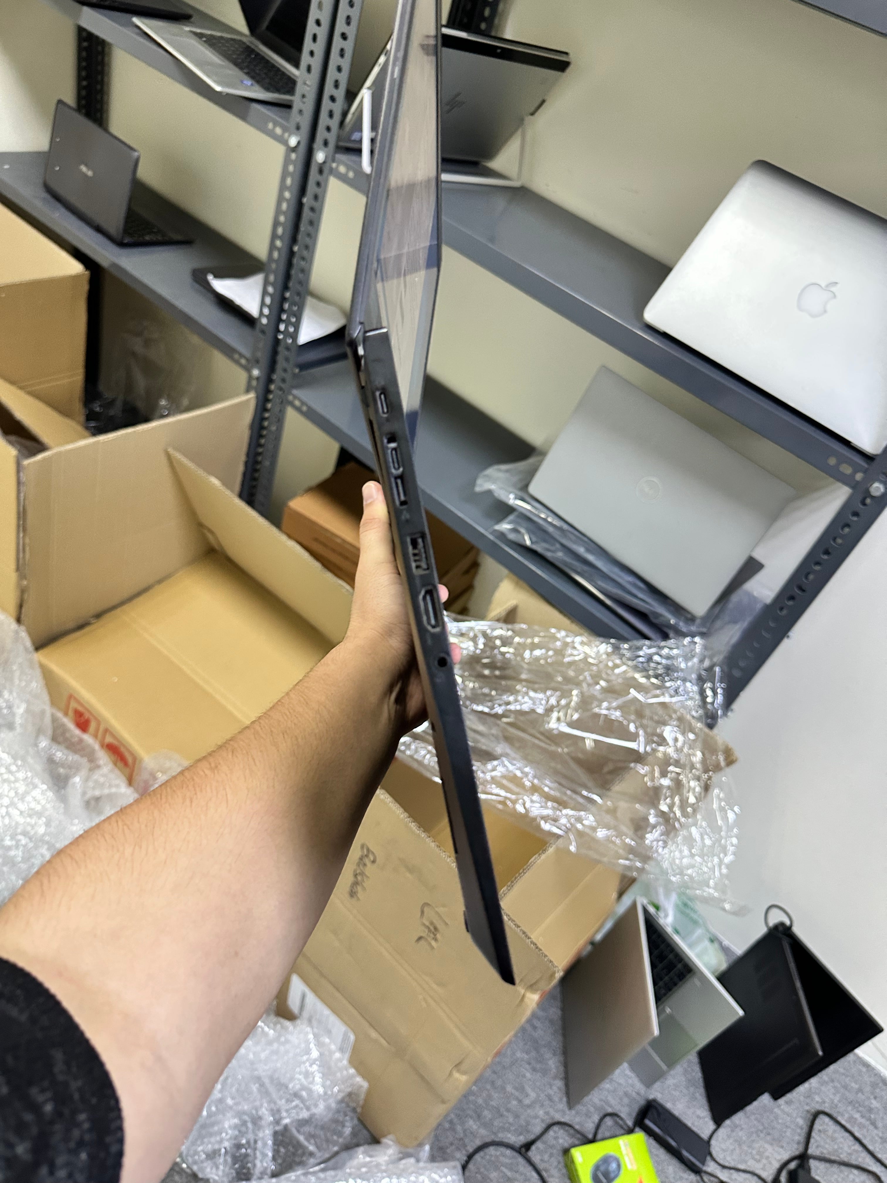 ENOVO THINKPAD T14s
AMD Ryzen™ 5 PRO 4650U