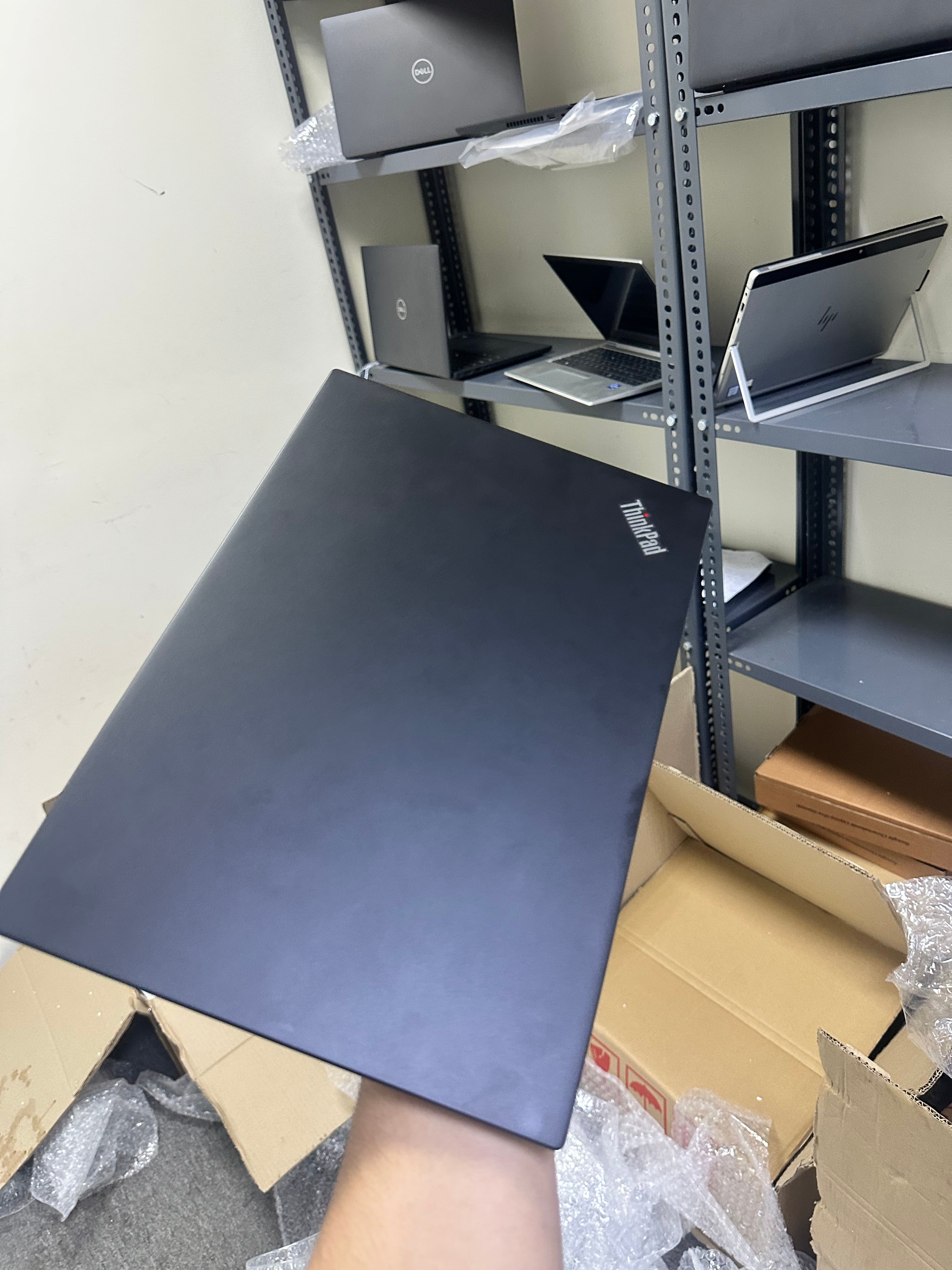 ENOVO THINKPAD T14s
AMD Ryzen™ 5 PRO 4650U